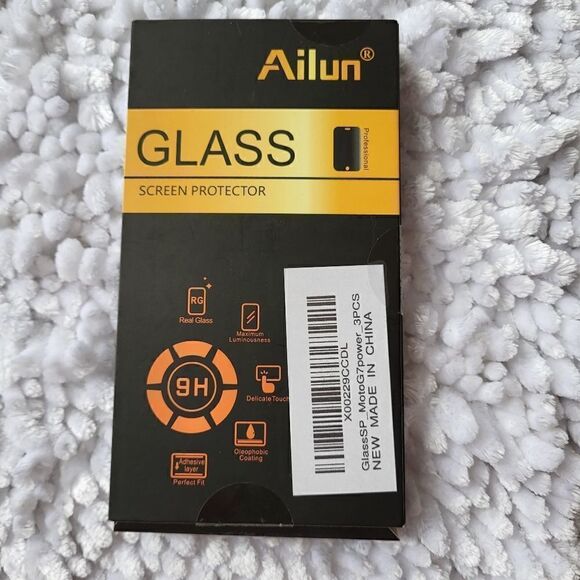 Ailun glass screen protector (comes with 2 in pack) - Picture 1 of 3